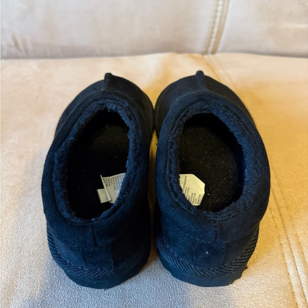 Cat & Jack NWOT Black Suede Size 8 Slippers